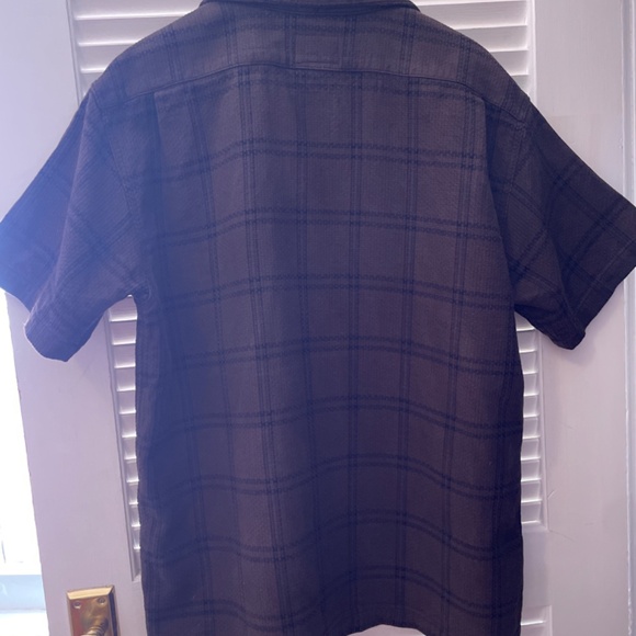 Studio d’Artisan short sleeve jacquard button down - Picture 4 of 6